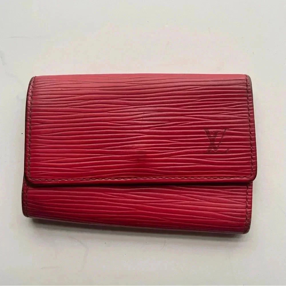 Authentic Louis Vuitton Epi Leather 6 Key Holder Cles Unisex Red